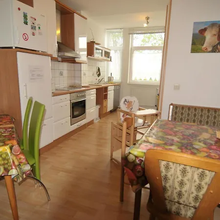 Grosse Und Moderne Im Erdgeschoss Apartment